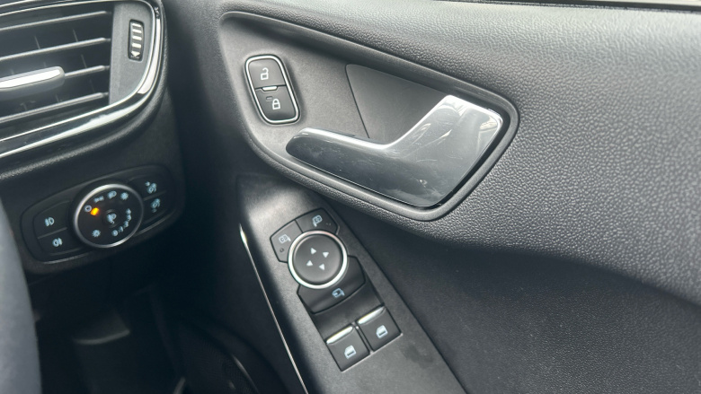 Ford Fiesta 1.0 EcoBoost Titanium 5dr Petrol Hatchback